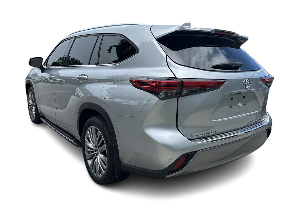 Thumbnail: 2021 Toyota Highlander - 3