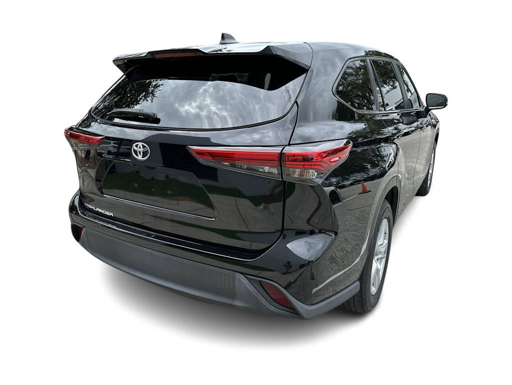 Thumbnail: 2023 Toyota Highlander - 18