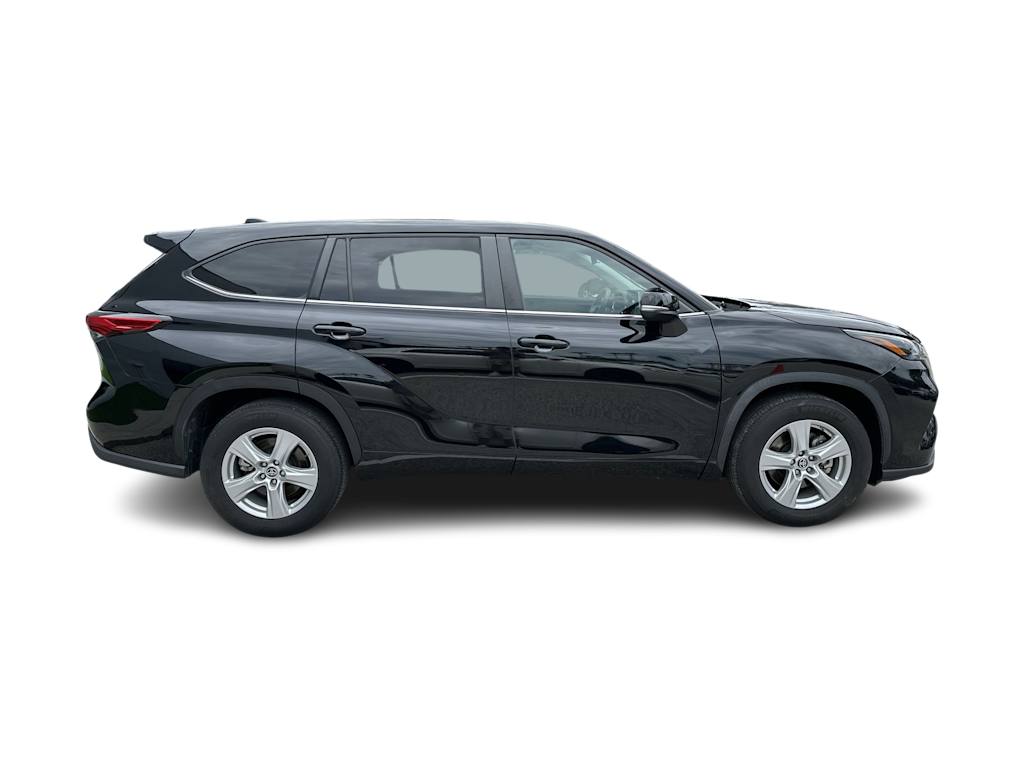Thumbnail: 2023 Toyota Highlander - 20