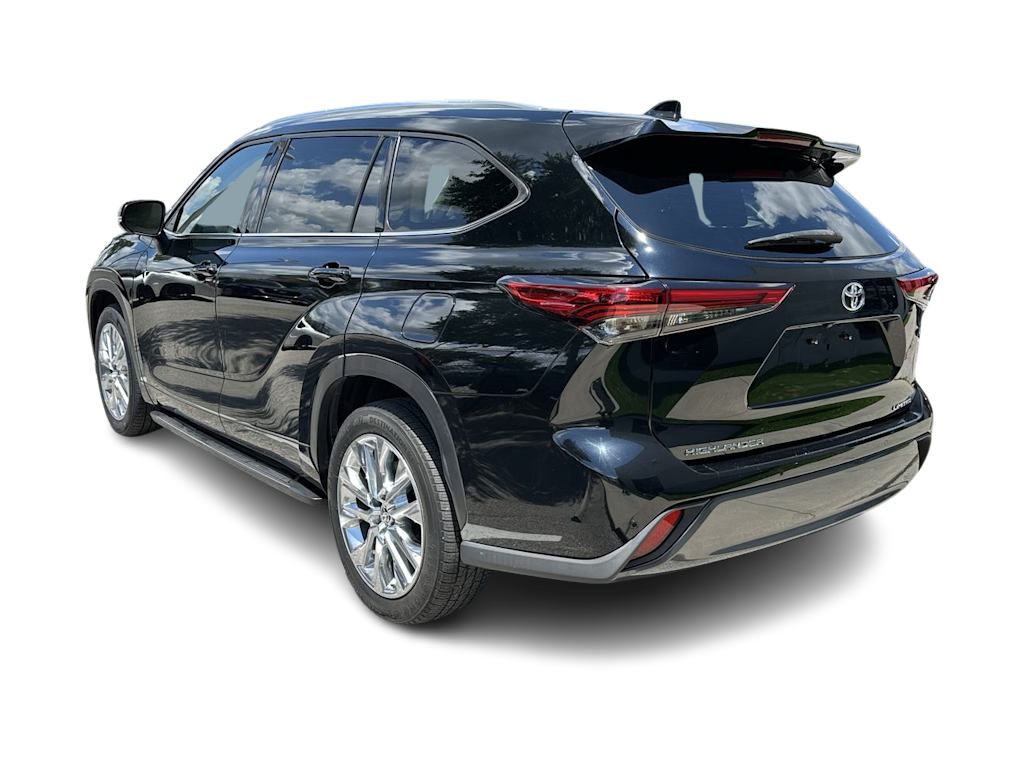 Thumbnail: 2021 Toyota Highlander - 4
