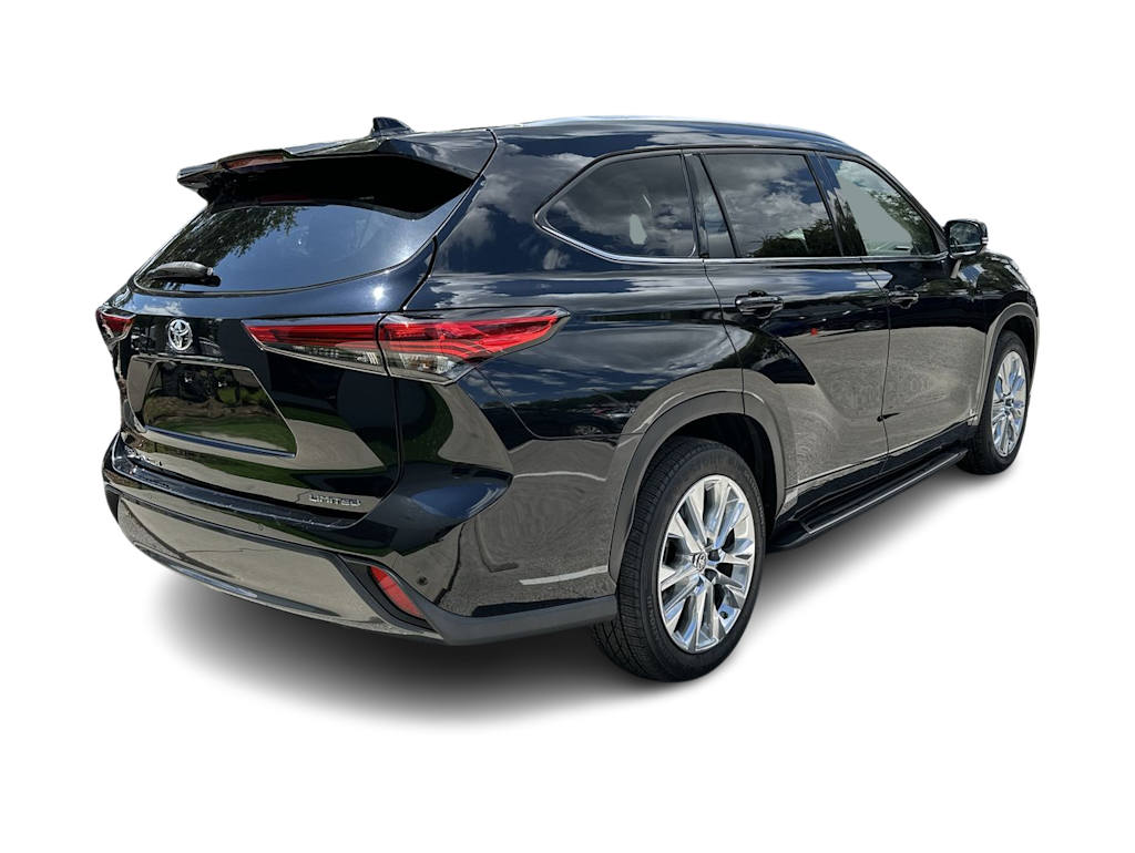Thumbnail: 2021 Toyota Highlander - 20