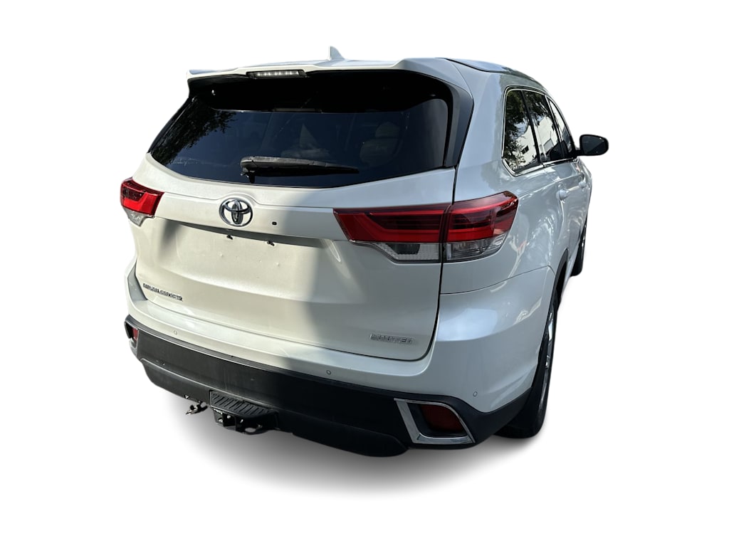 Thumbnail: 2017 Toyota Highlander - 18