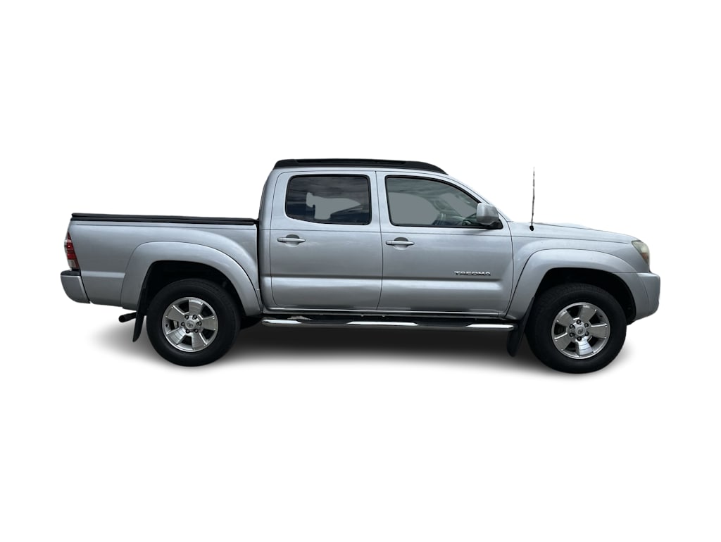 Thumbnail: 2010 Toyota Tacoma - 21