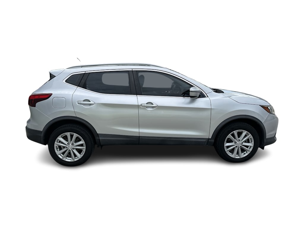 Thumbnail: 2018 Nissan Rogue Sport - 21