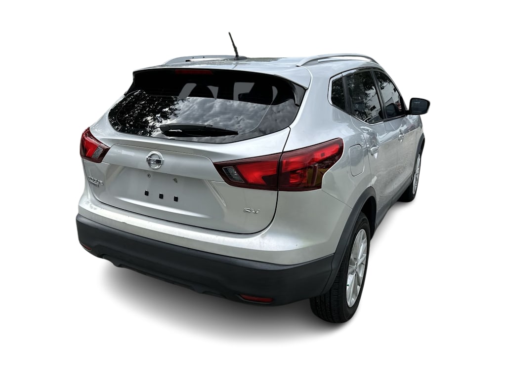 Thumbnail: 2018 Nissan Rogue Sport - 19