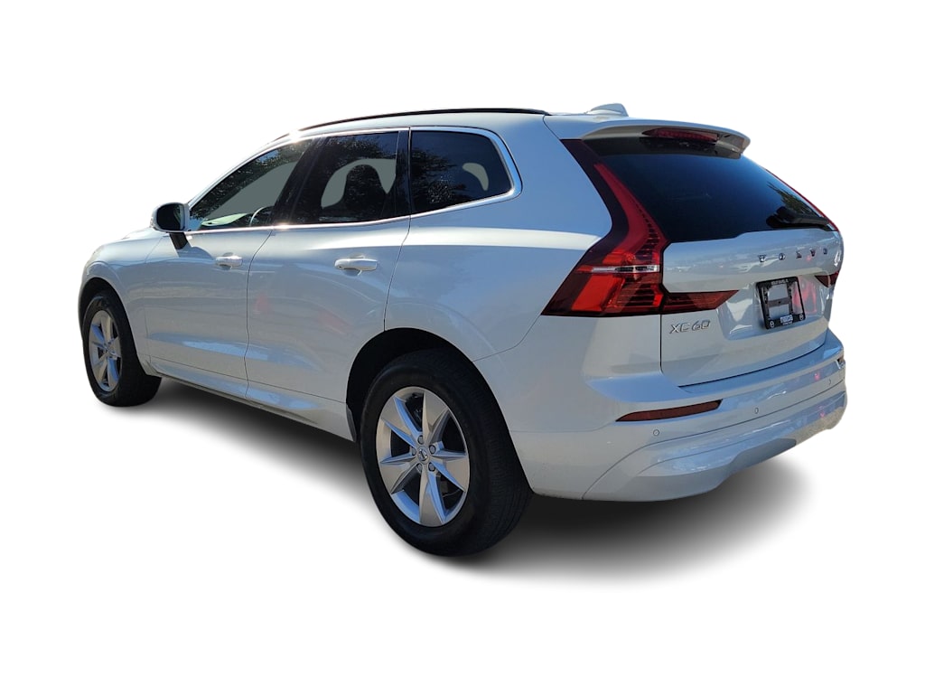 2022 Volvo XC60 B5 Momentum 4