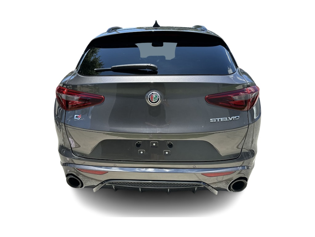 Thumbnail: 2023 Alfa Romeo Stelvio - 4