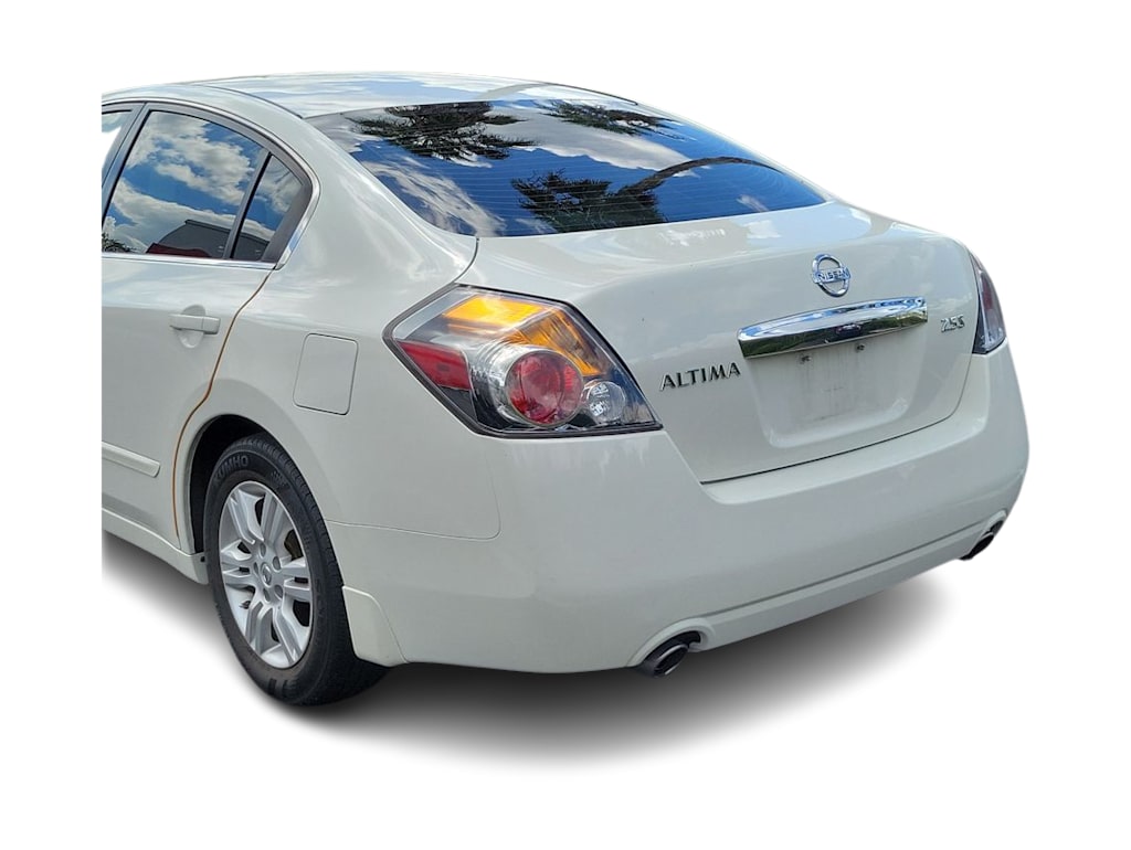Thumbnail: 2012 Nissan Altima - 16