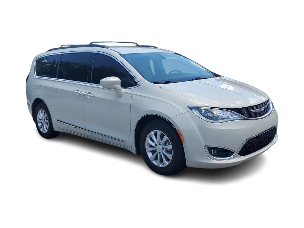 Thumbnail: 2017 Chrysler Pacifica - 16