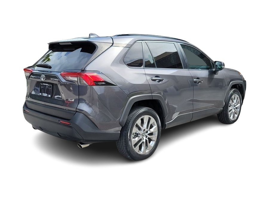 Thumbnail: 2019 Toyota RAV4 - 15