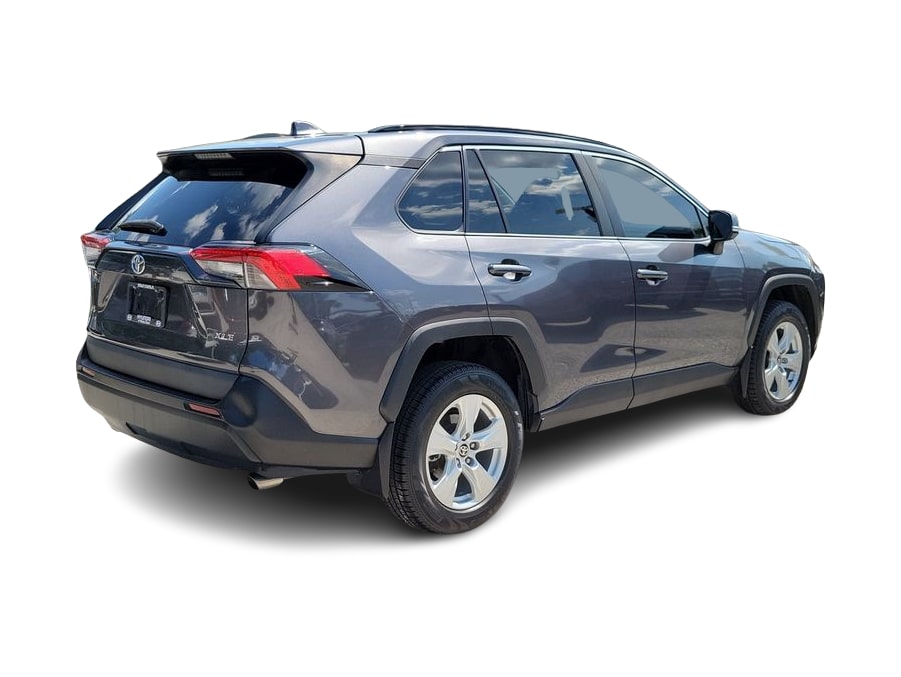 Thumbnail: 2021 Toyota RAV4 - 16