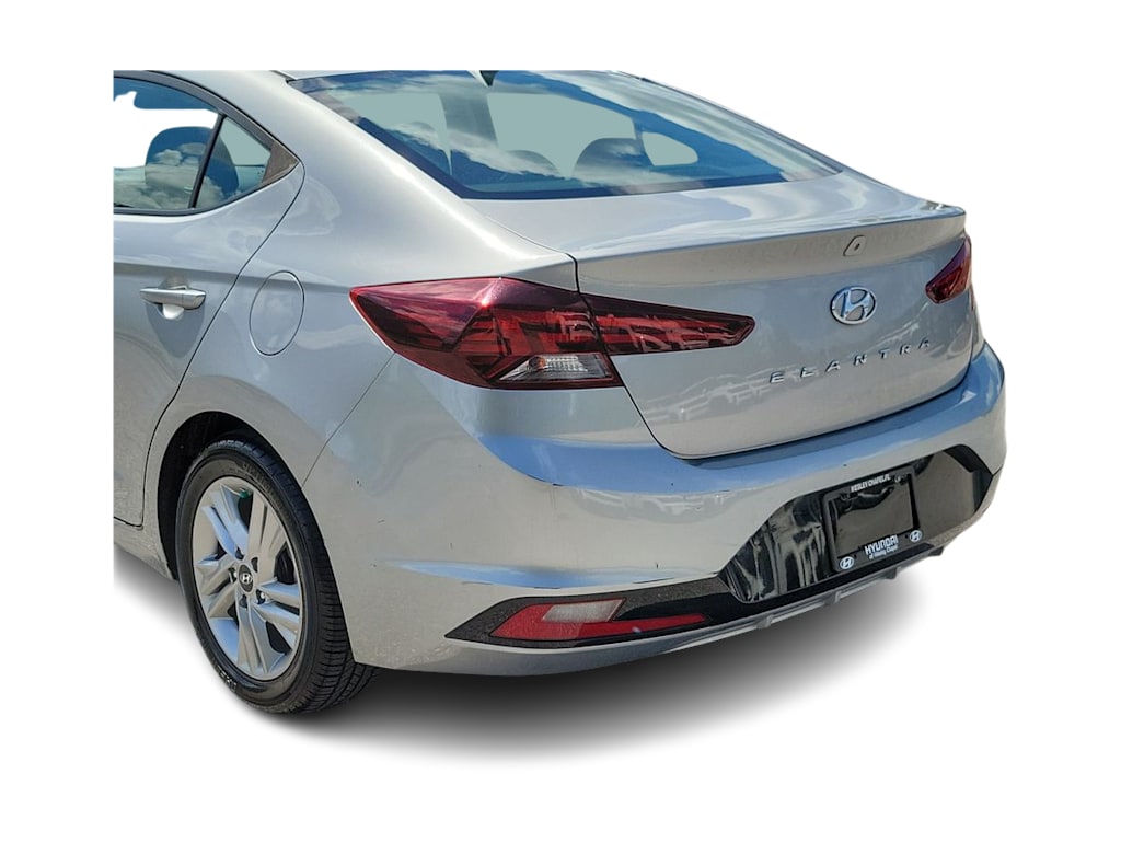 Thumbnail: 2020 Hyundai Elantra - 17