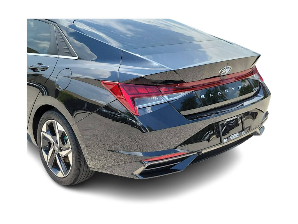 Thumbnail: 2023 Hyundai Elantra - 17