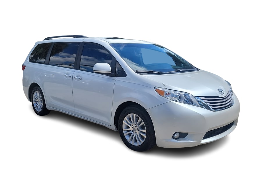 Thumbnail: 2015 Toyota Sienna - 17