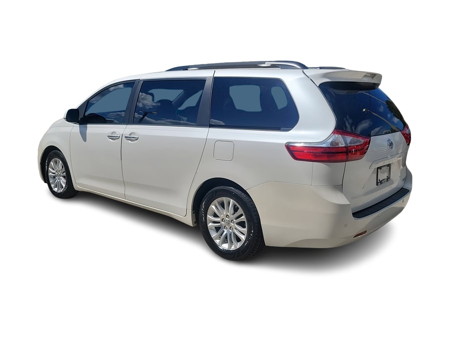 Thumbnail: 2015 Toyota Sienna - 3