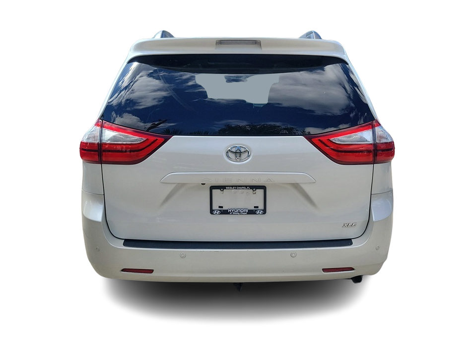 Thumbnail: 2015 Toyota Sienna - 4