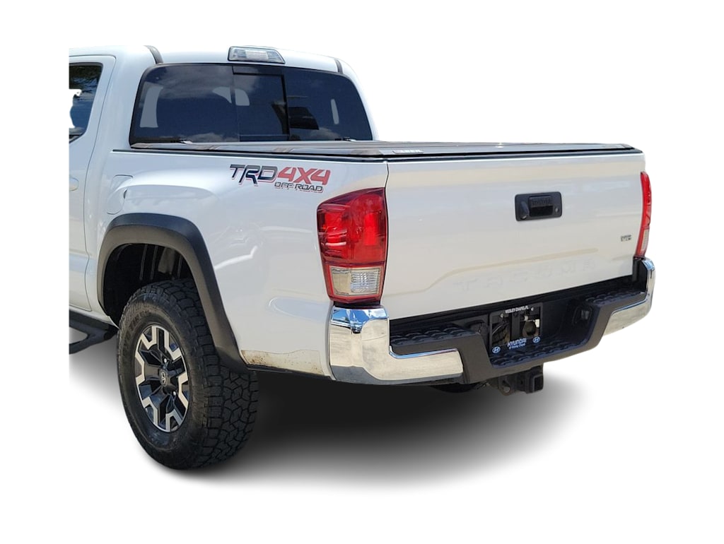 Thumbnail: 2017 Toyota Tacoma - 17