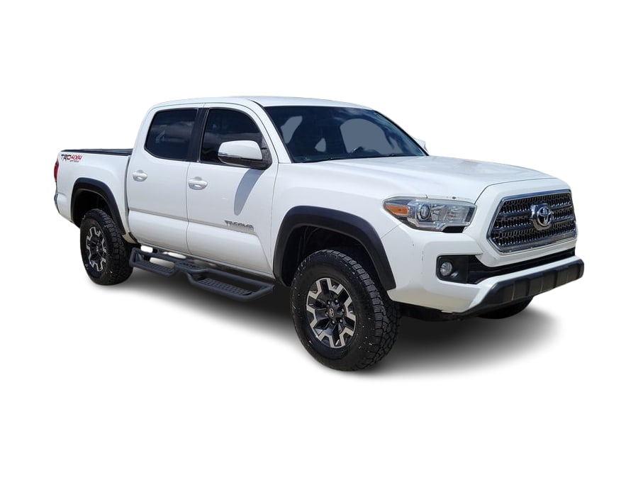 Thumbnail: 2017 Toyota Tacoma - 16