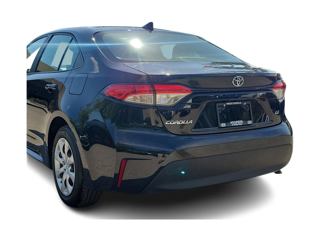 2023 Toyota Corolla LE 18
