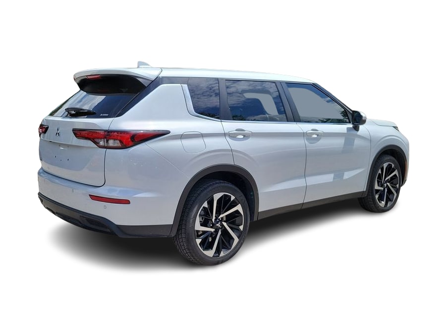 Thumbnail: 2022 Mitsubishi Outlander - 15