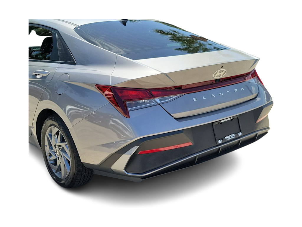 Thumbnail: 2024 Hyundai Elantra - 17