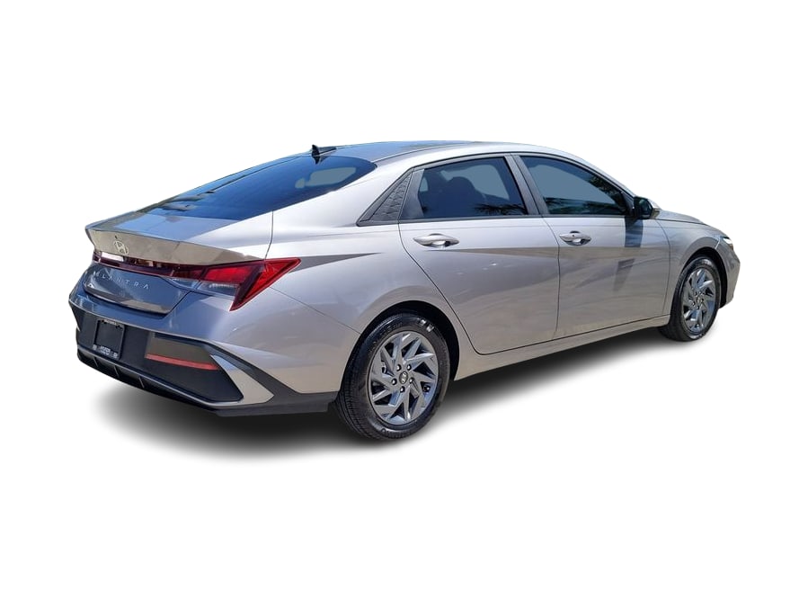 Thumbnail: 2024 Hyundai Elantra - 15