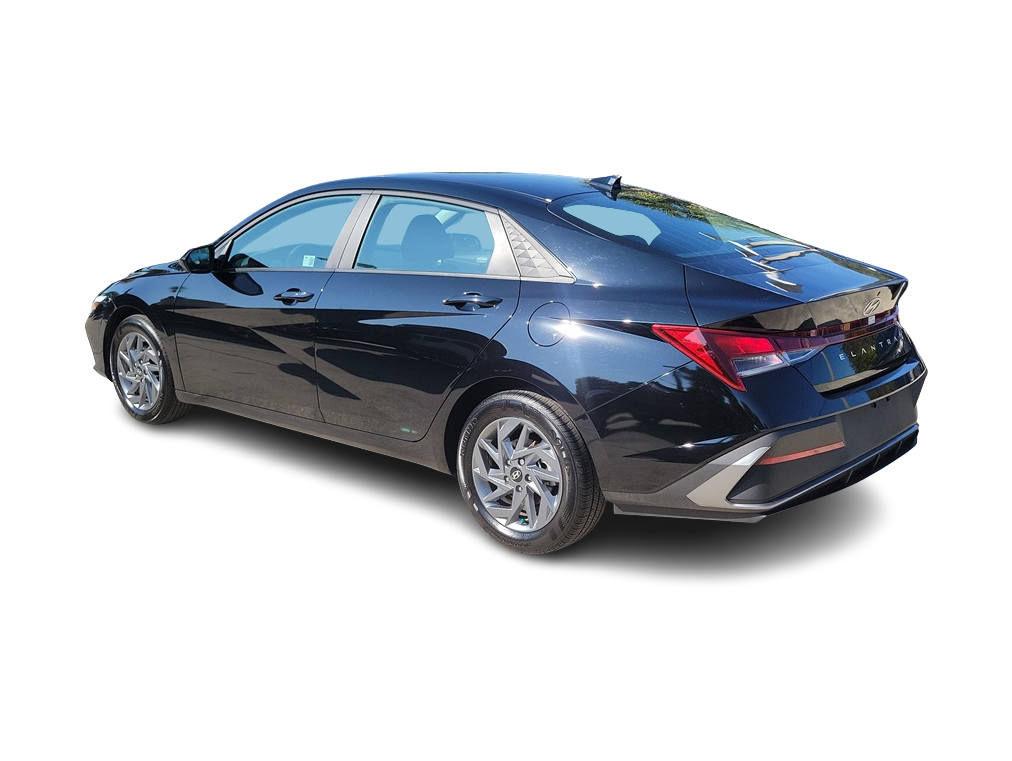 Thumbnail: 2024 Hyundai Elantra - 3