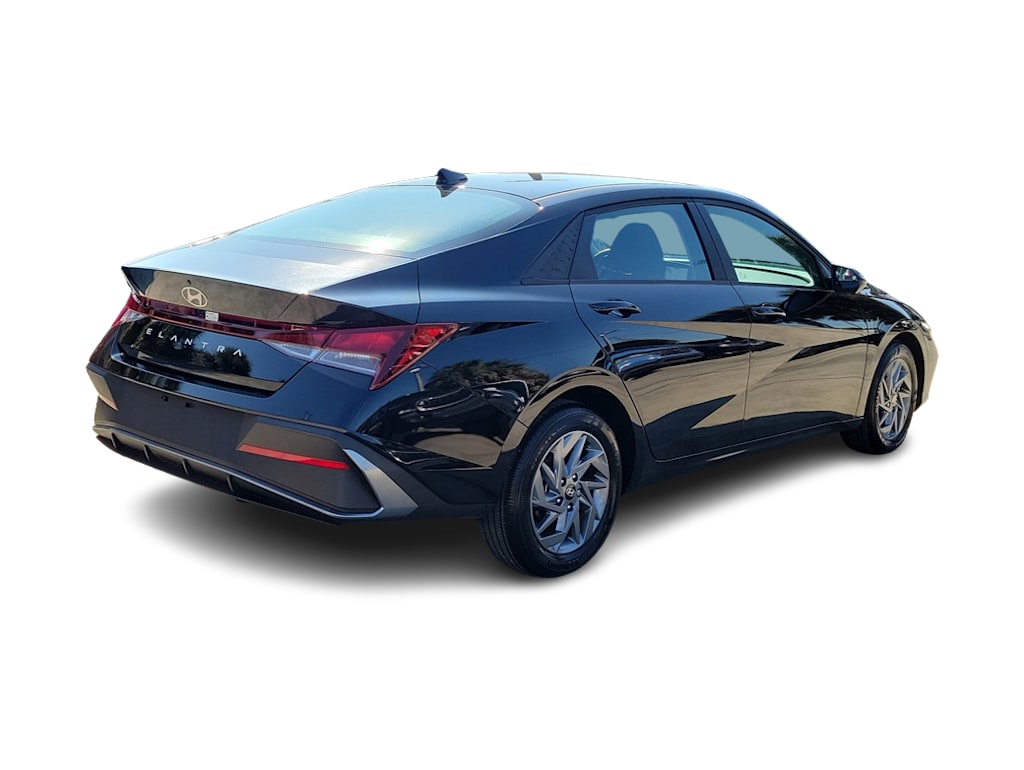Thumbnail: 2024 Hyundai Elantra - 15