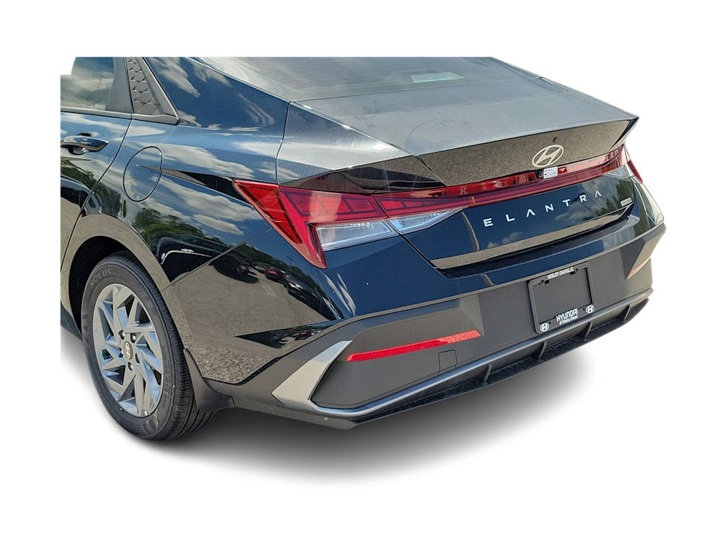 Thumbnail: 2025 Hyundai Elantra - 19