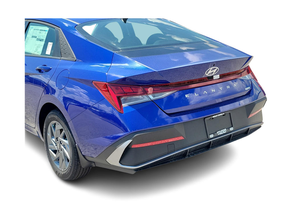 Thumbnail: 2025 Hyundai Elantra - 19