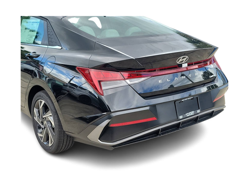 Thumbnail: 2025 Hyundai Elantra - 18