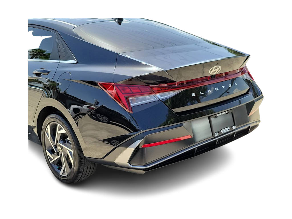 Thumbnail: 2025 Hyundai Elantra - 17