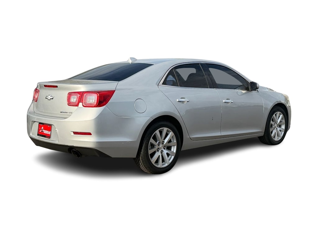 Thumbnail: 2014 Chevrolet Malibu - 14