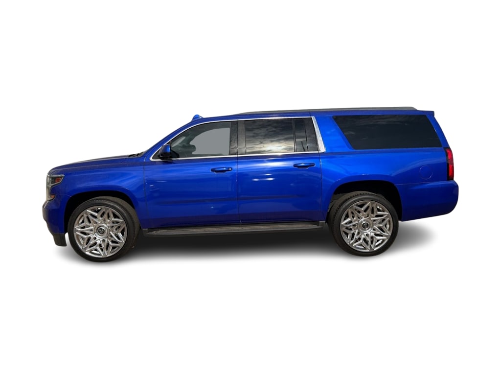 Thumbnail: 2017 Chevrolet Suburban - 3