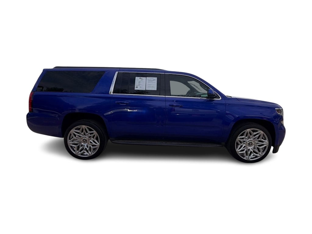 Thumbnail: 2017 Chevrolet Suburban - 17