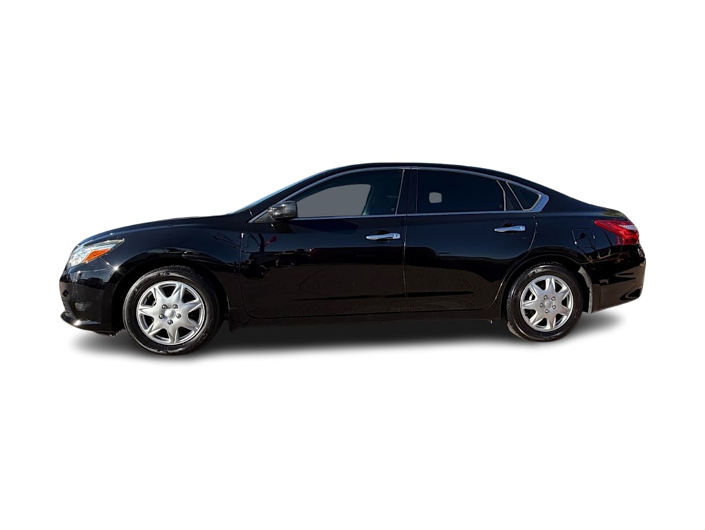Thumbnail: 2017 Nissan Altima - 3