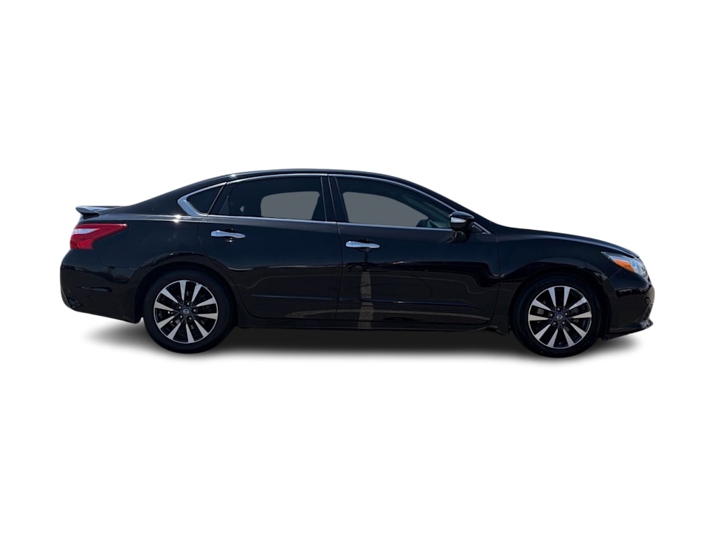 Thumbnail: 2016 Nissan Altima - 11