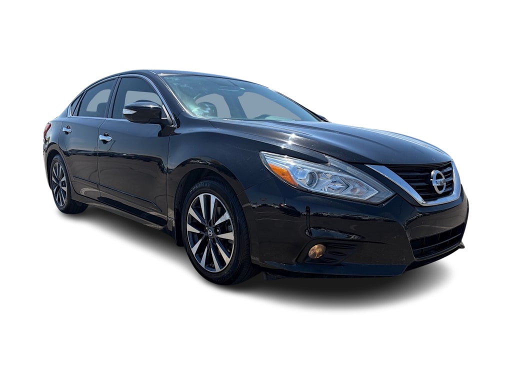 Thumbnail: 2016 Nissan Altima - 12