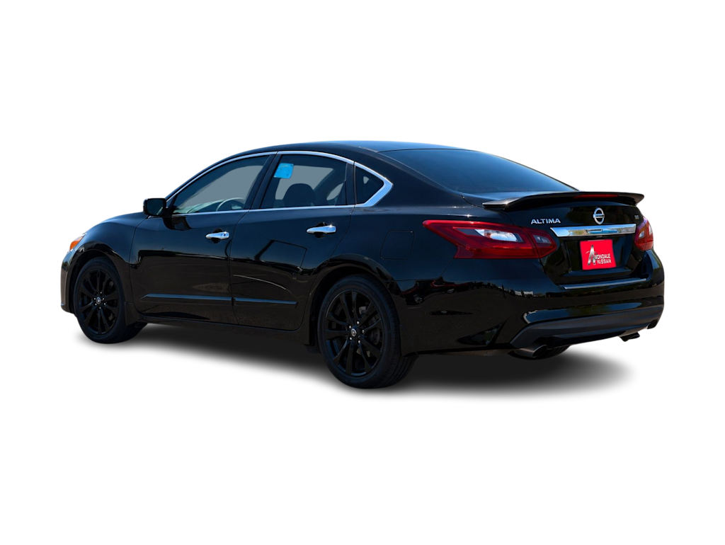 Thumbnail: 2017 Nissan Altima - 3