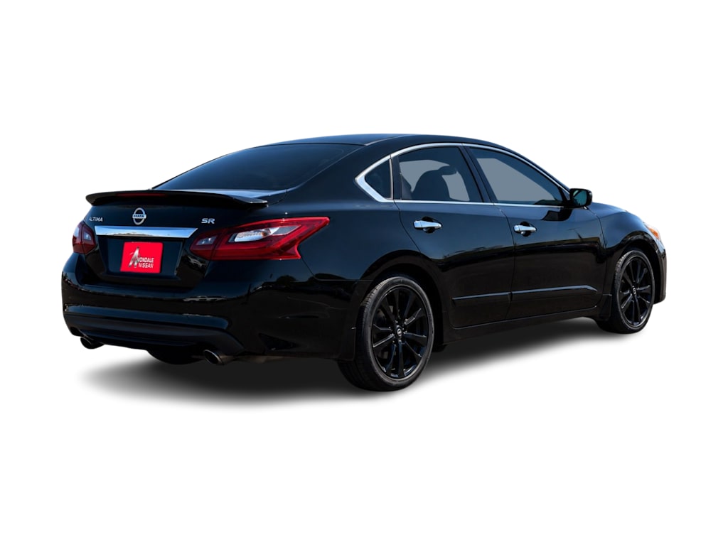 Thumbnail: 2017 Nissan Altima - 10