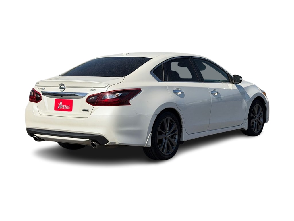 Thumbnail: 2018 Nissan Altima - 10