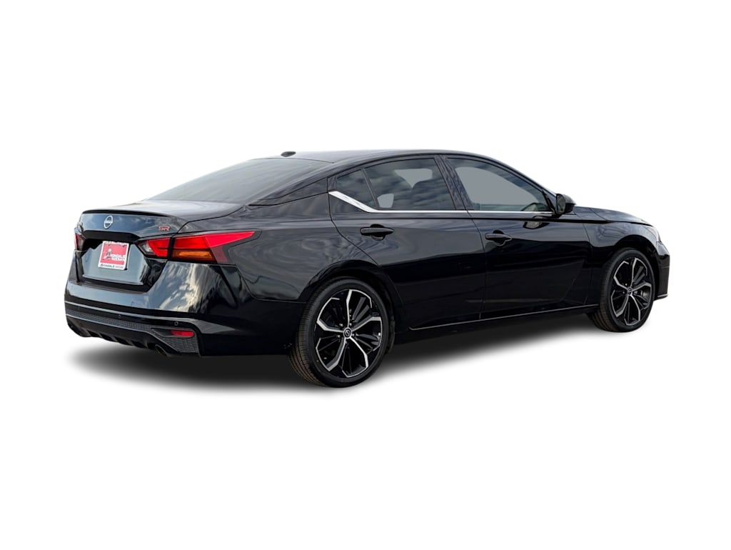 Thumbnail: 2023 Nissan Altima - 16