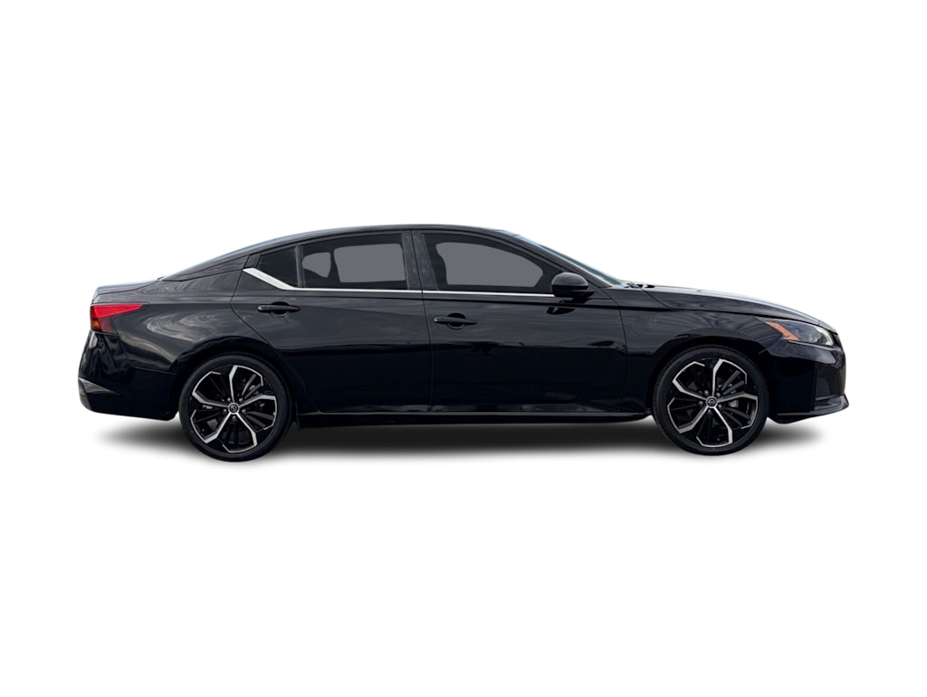 Thumbnail: 2023 Nissan Altima - 17
