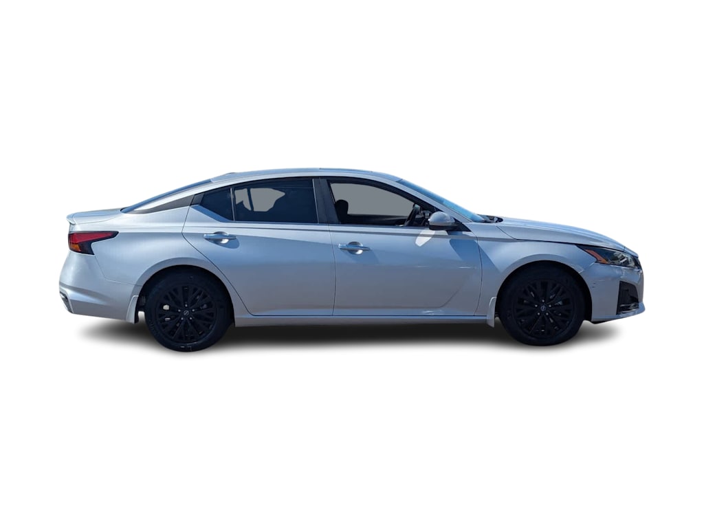 Thumbnail: 2025 Nissan Altima - 17