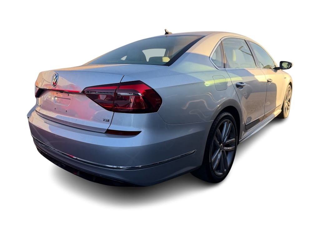 Thumbnail: 2017 Volkswagen Passat - 13