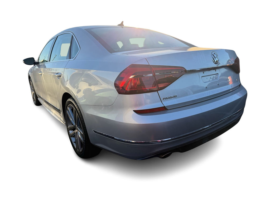 Thumbnail: 2017 Volkswagen Passat - 3