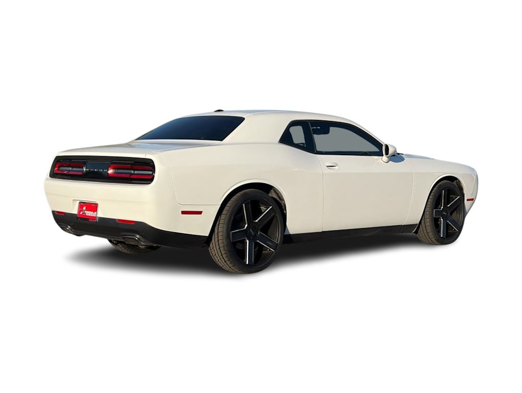 Thumbnail: 2016 Dodge Challenger - 14