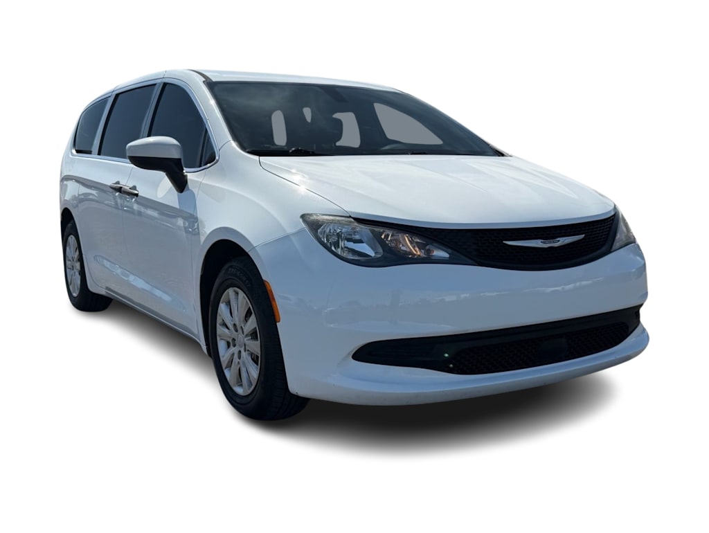 Thumbnail: 2021 Chrysler Voyager - 15