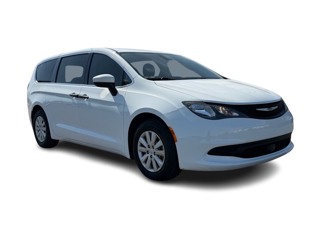 Thumbnail: 2021 Chrysler Voyager - 14