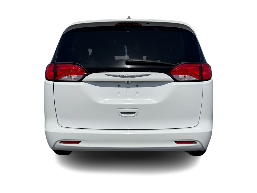 Thumbnail: 2021 Chrysler Voyager - 5